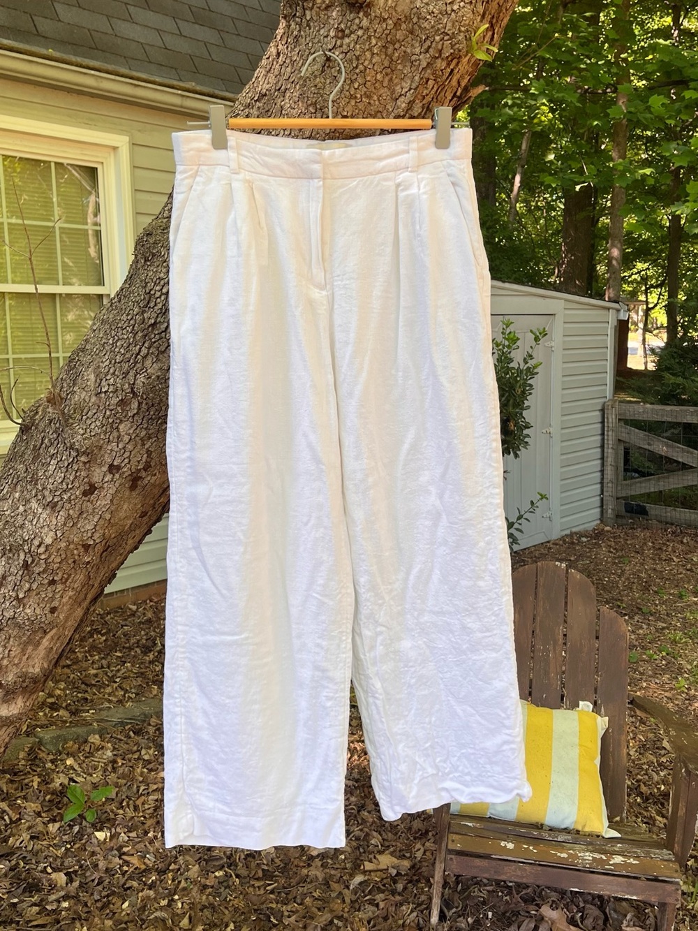 White linen blend wide leg pants from Abercrombie sz 2short. Good condition. ☀️